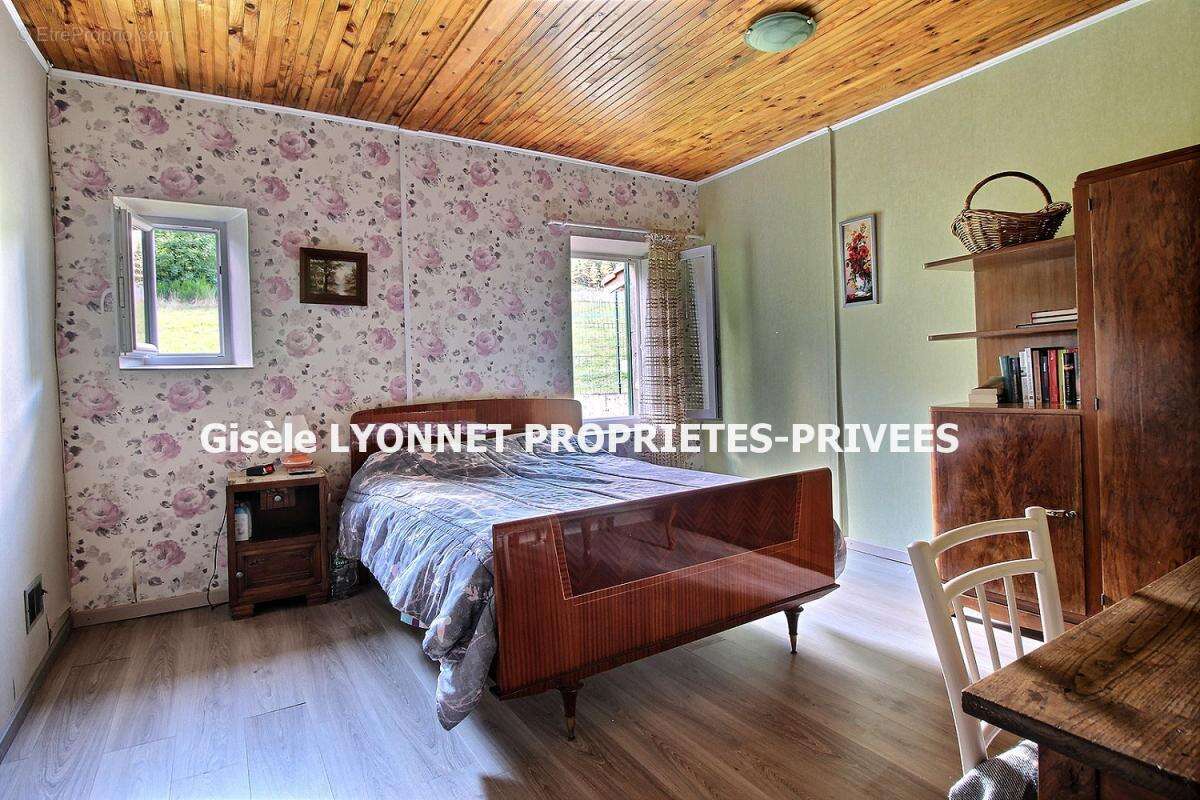 Maison à SAINT-JULIEN-MOLHESABATE