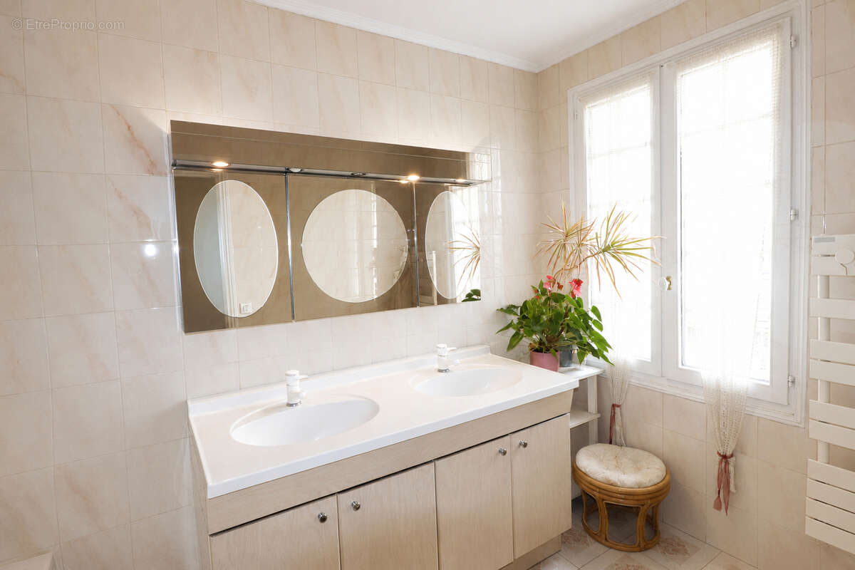 Maison Antony 8 pièce(s) 165.78 m2 avec beaucoup de charme - photo 15