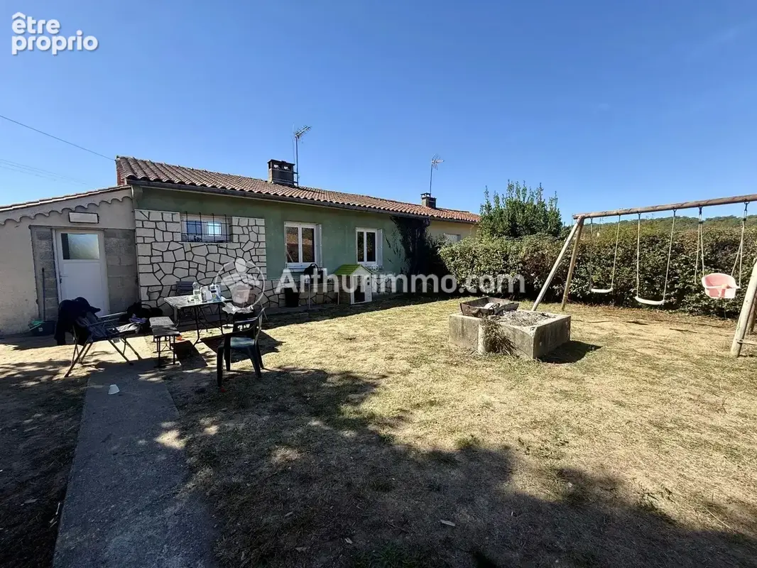 Maison à NEUVIC