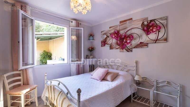 Maison à vendre 3 pièces LA ROQUEBRUSSANNE (83) - photo 12