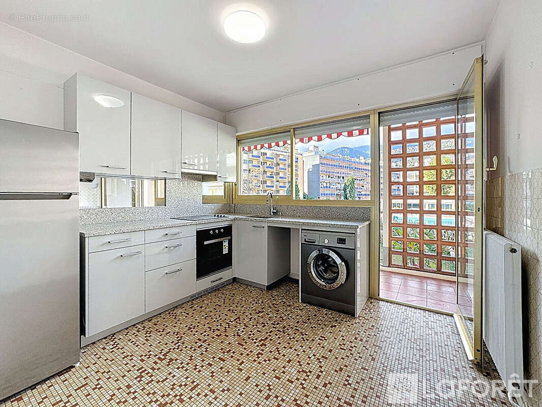 Appartement à ROQUEBRUNE-CAP-MARTIN