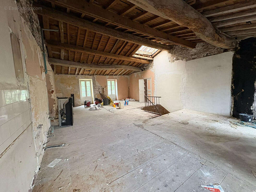 Appartement à rénover ? 55 m² de potentiel à exploiter - photo 4
