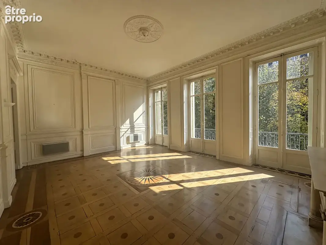 Bordeaux Cours Xavier Arnozan / Jardin Public - Appartement de 86m² avec balcon et cave - photo 1