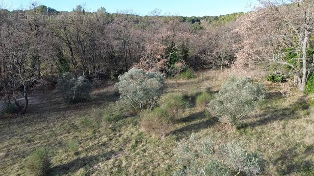 Terrain à EGUILLES