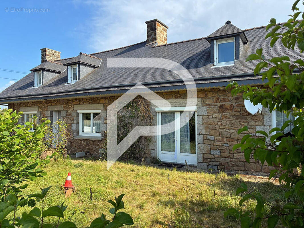 Maison à LA MEAUGON