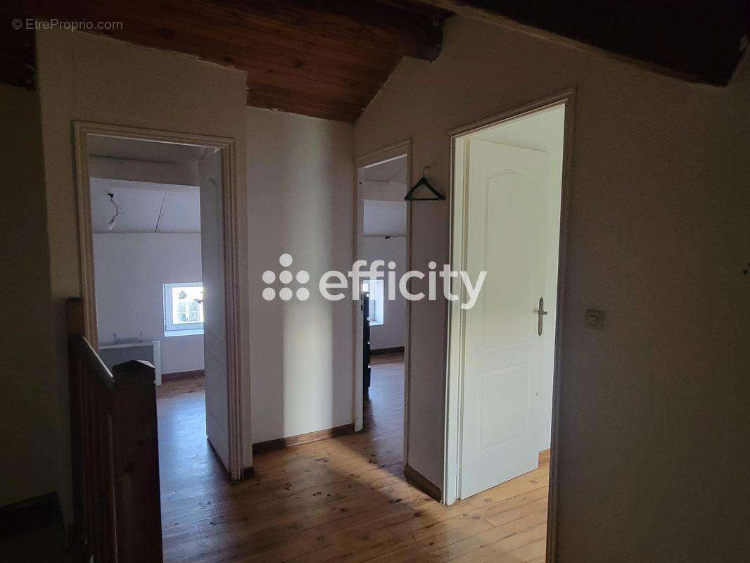 Maison à ETOILE-SUR-RHONE