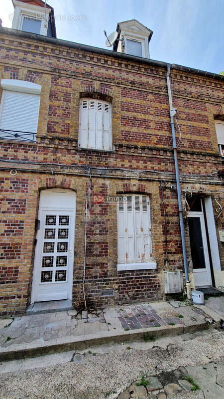 Maison à GREGES