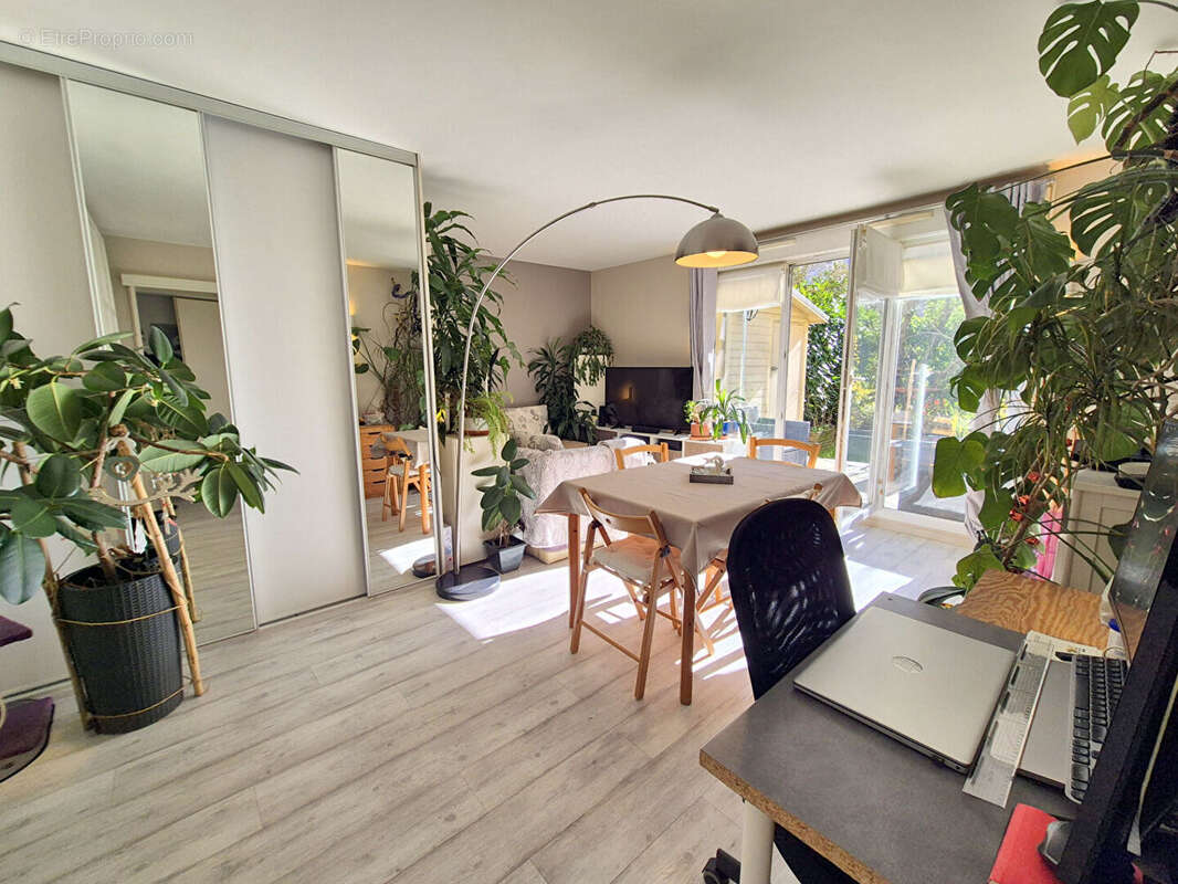 Appartement à ELANCOURT