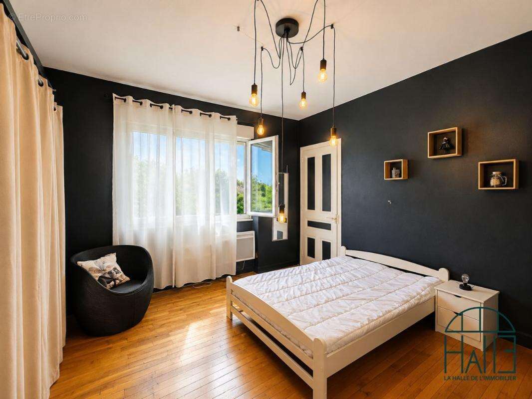 Maison 140 m² à Chalus  - photo 8