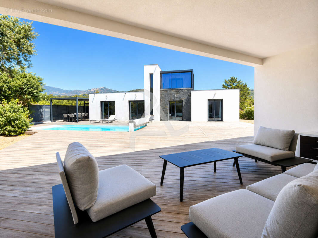 Villa t7 de 211m2 contemporaine avec piscine sous-sol aménagé et chambre indépendante - photo 11
