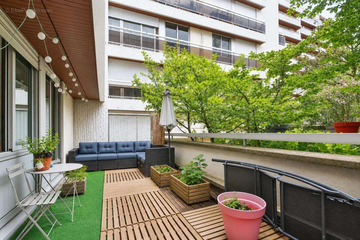 Appartement à PARIS-14E