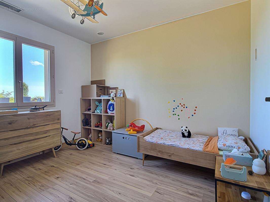 Joli pavillon de plain-pied - VERNOIL LE FOURRIER (49390) - photo 6