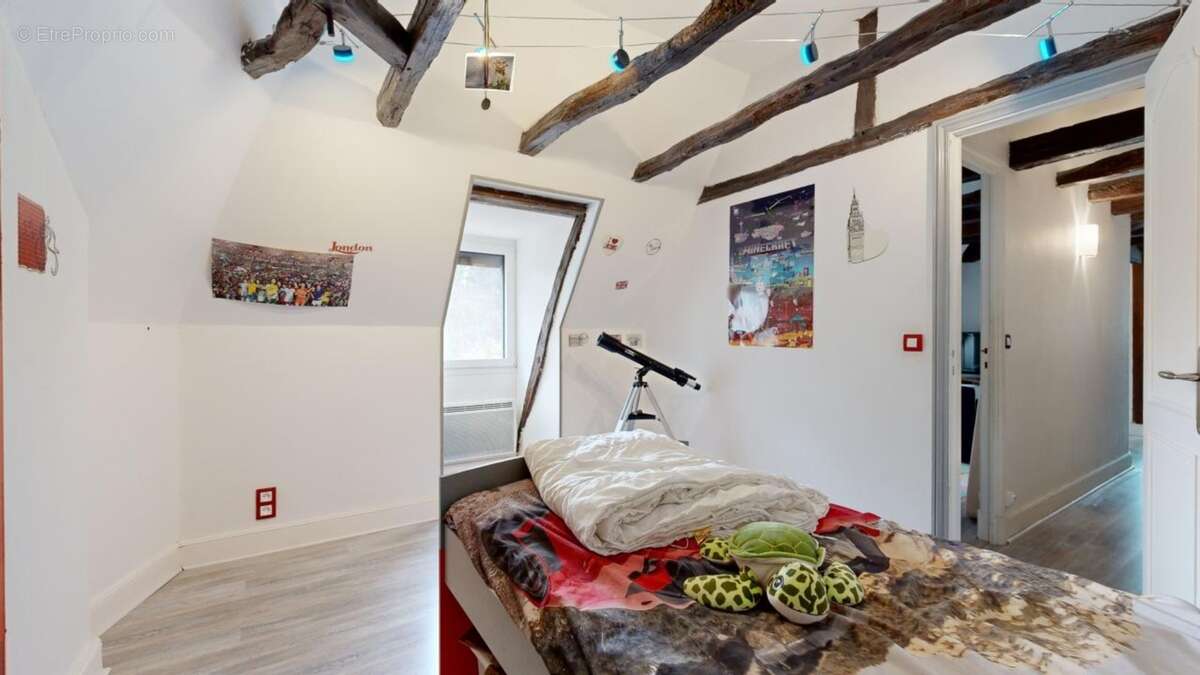 Ensemble-en-pierre-comprenant-5-gites-et-une-maiso - Maison à VEZAC