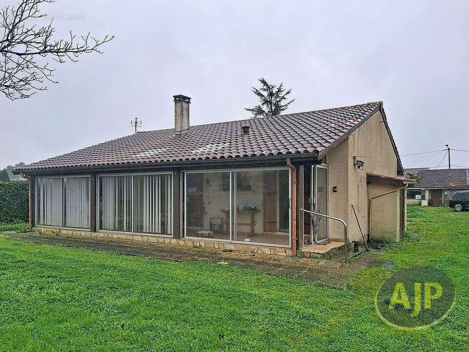 Maison à SAINT-GERMAIN-D'ESTEUIL