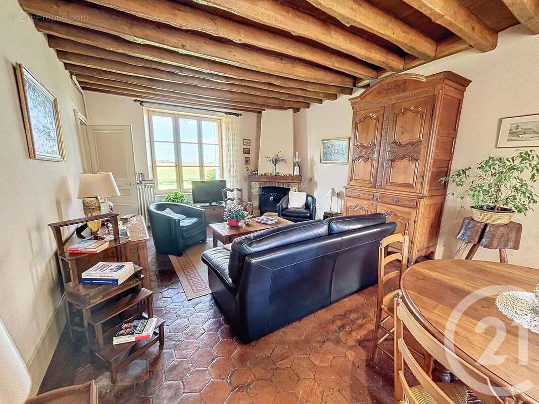 Maison à SAINT-LOUP-DE-NAUD