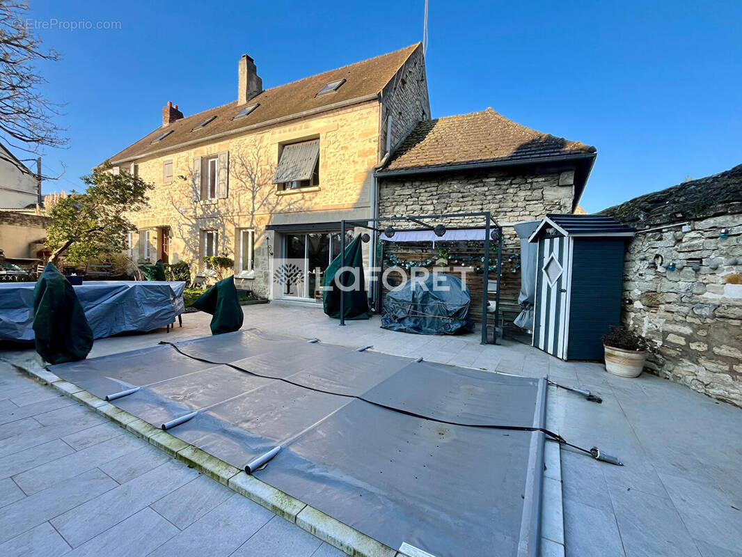 Maison à BALAGNY-SUR-THERAIN