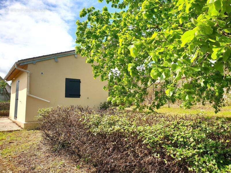 Maison à CRECY-COUVE