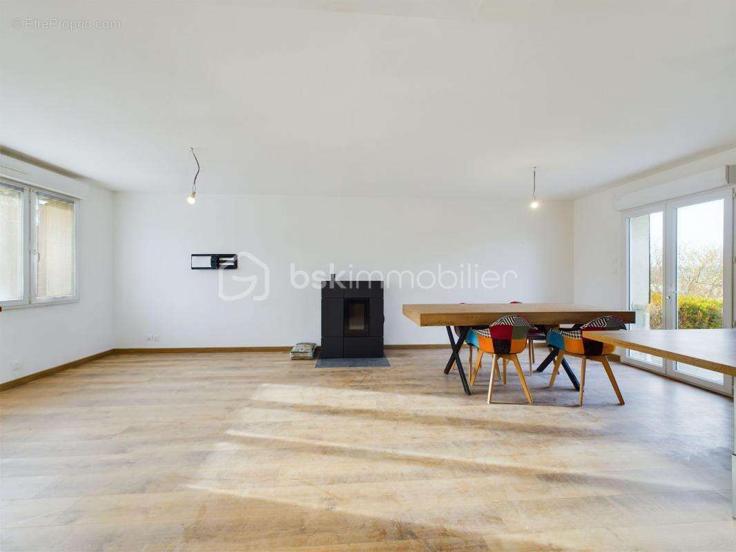 Maison à COURCELLES-CHAUSSY