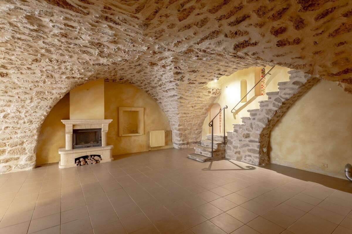 Belle maison de Village 205m2, Sud Luberon - 2 terrasses, Vue panoramique et Garage - photo 4