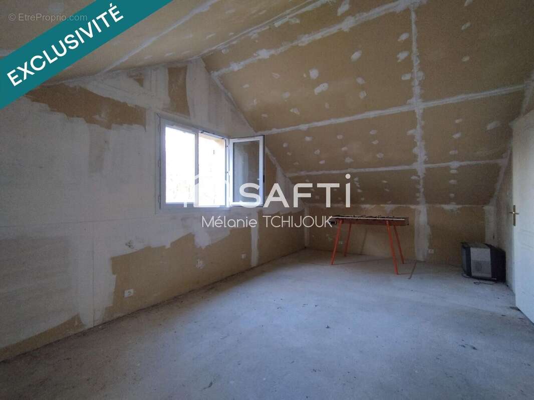 Maison 130 m² à Melleroy  - photo 8