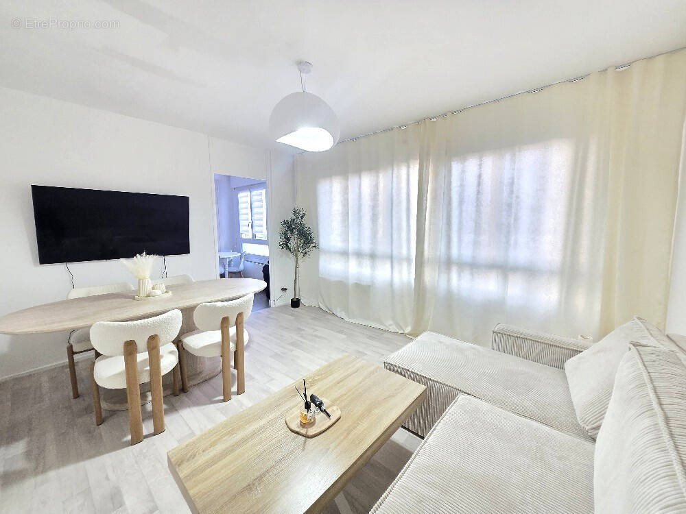 Appartement à PIERRE-BENITE