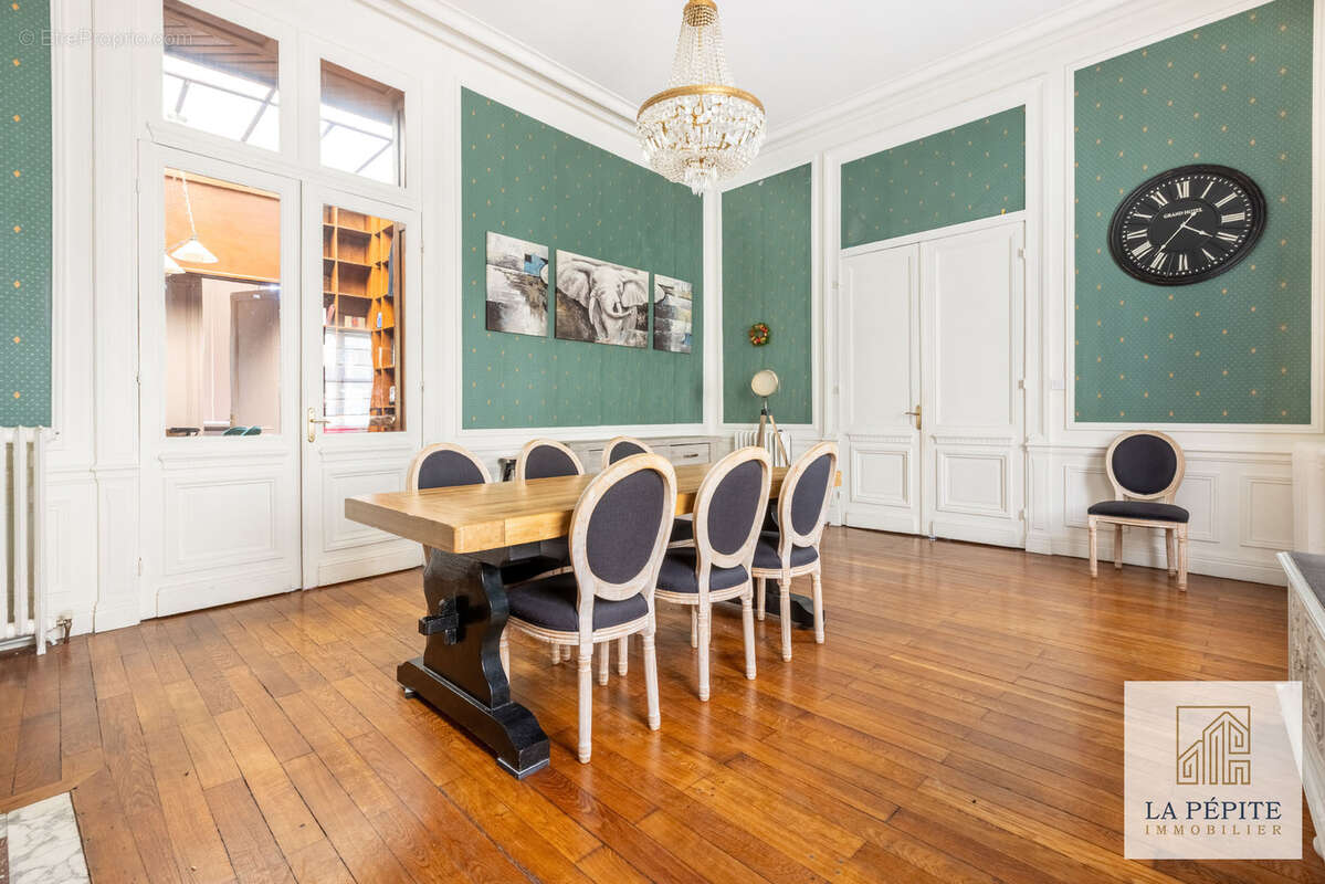 Maison Bourgeoise de charme - Hyper centre de Douai - 4 chambres - 1 bureau - combles aménageables - photo 4
