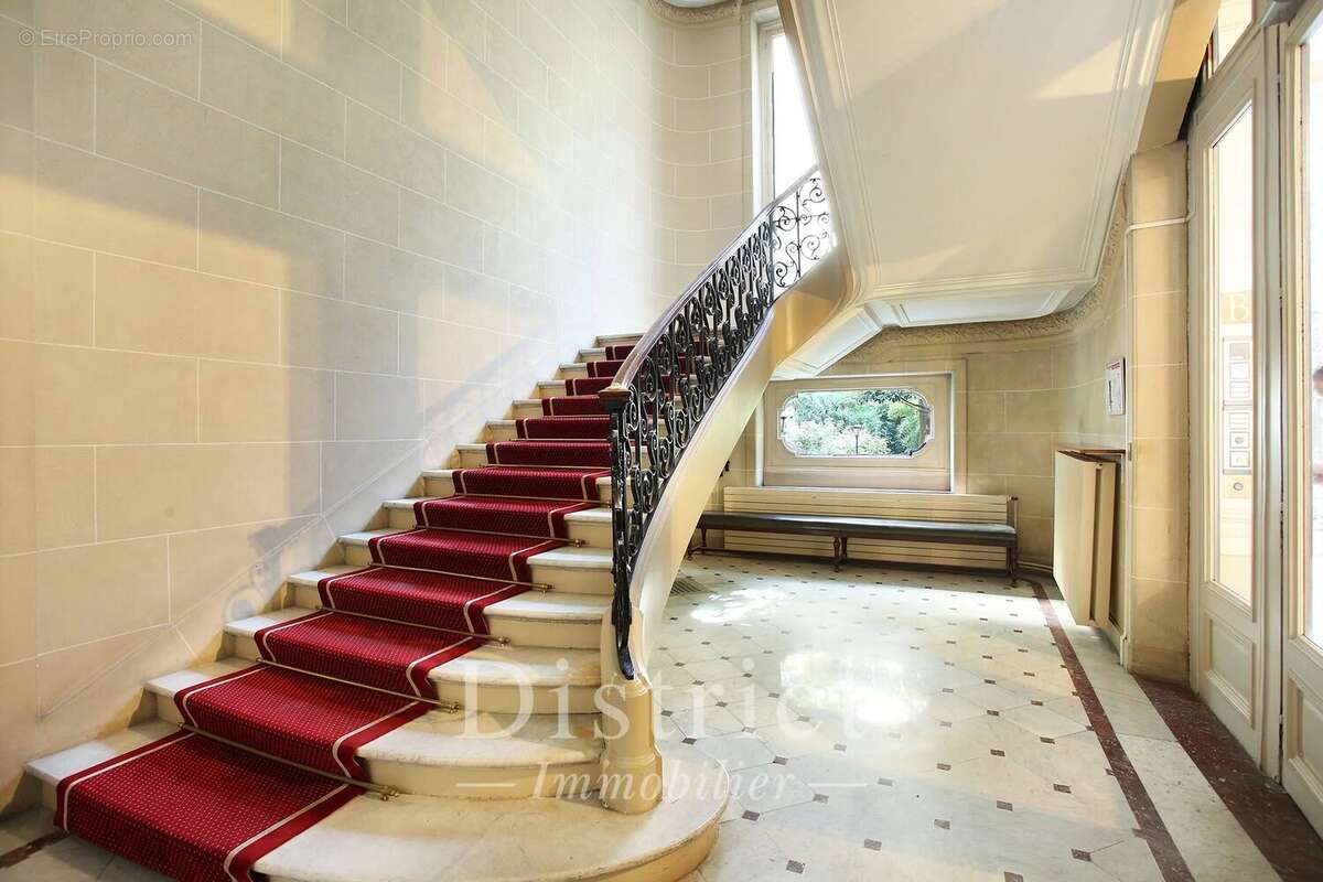 Appartement à PARIS-8E