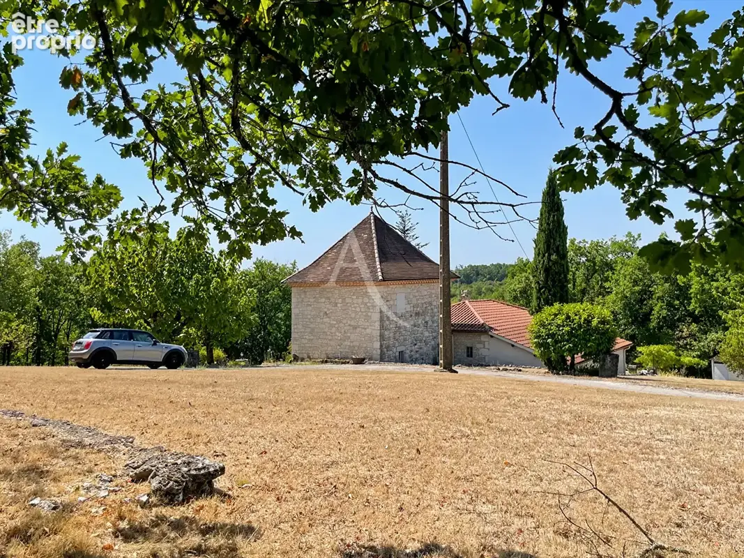 Photo Maison à Montaigu-De-Quercy au prix de 230 000€