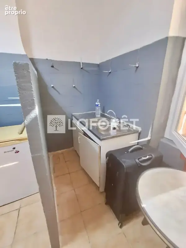 Appartement divisé en 3 petits studio Porte d'Aix - photo 2