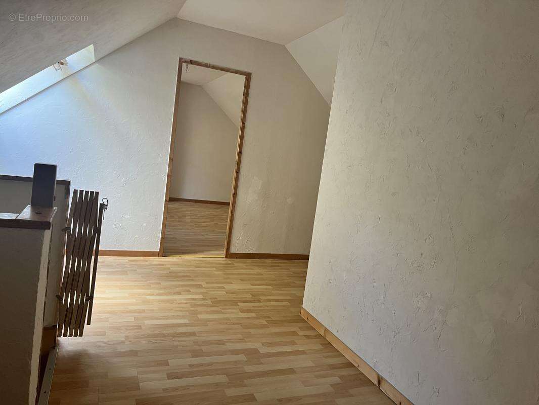 Maison 136 m² à Saint-Martin-Le-Beau  - photo 8