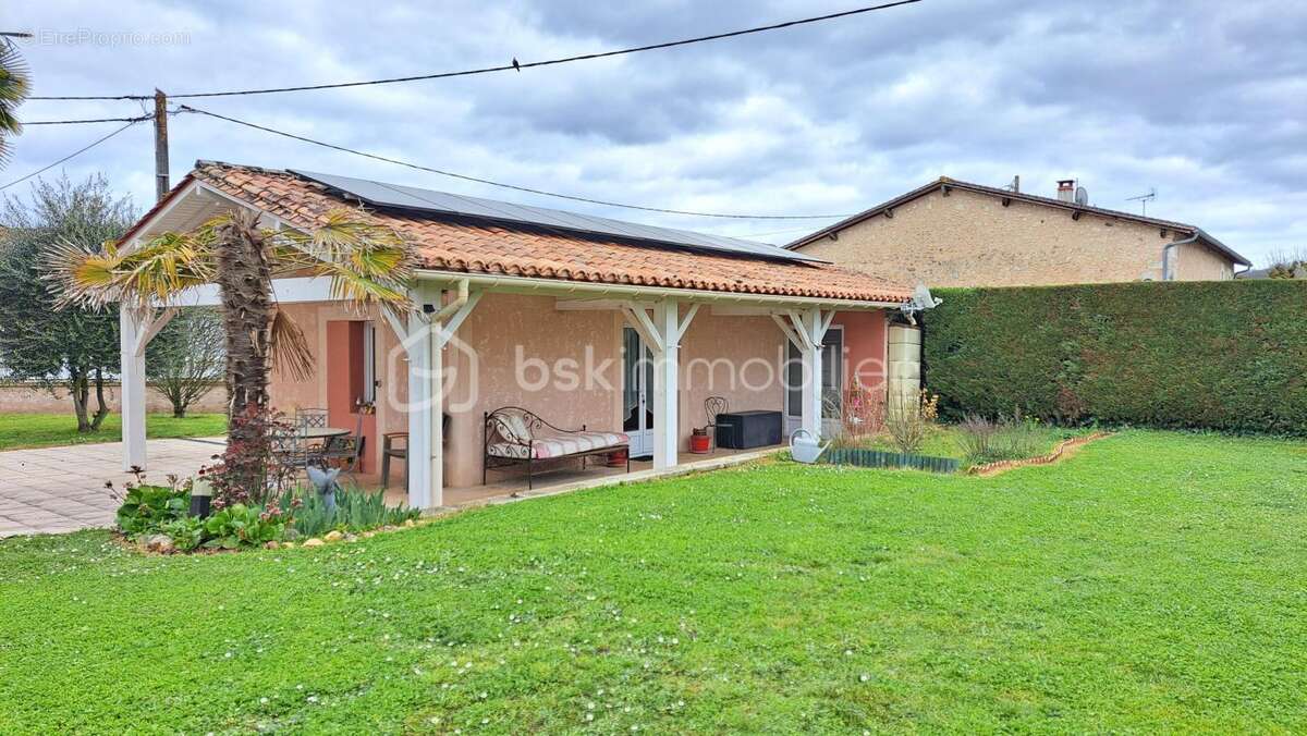 Maison à SAINT-ASTIER