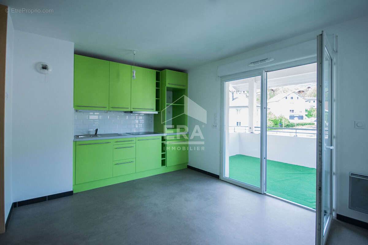 Appartement à BONNE