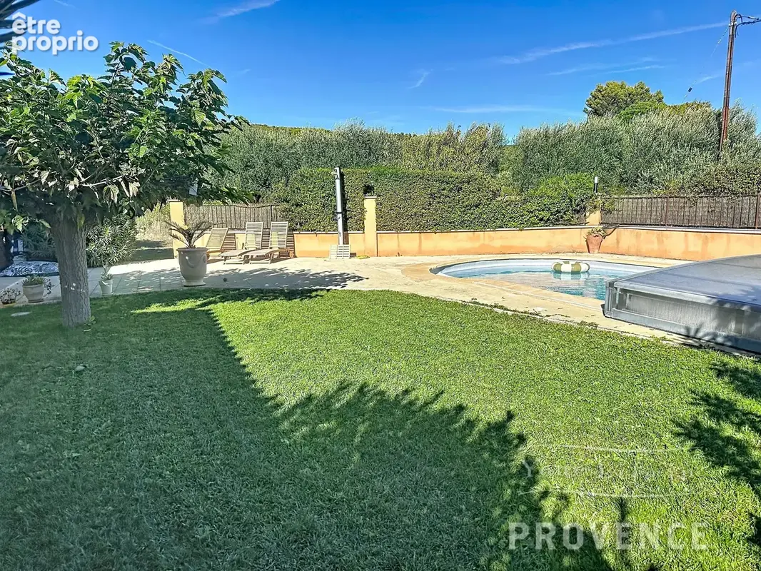 Une maison pleine de charme au cœur de la campagne provençale – Salernes - photo 2
