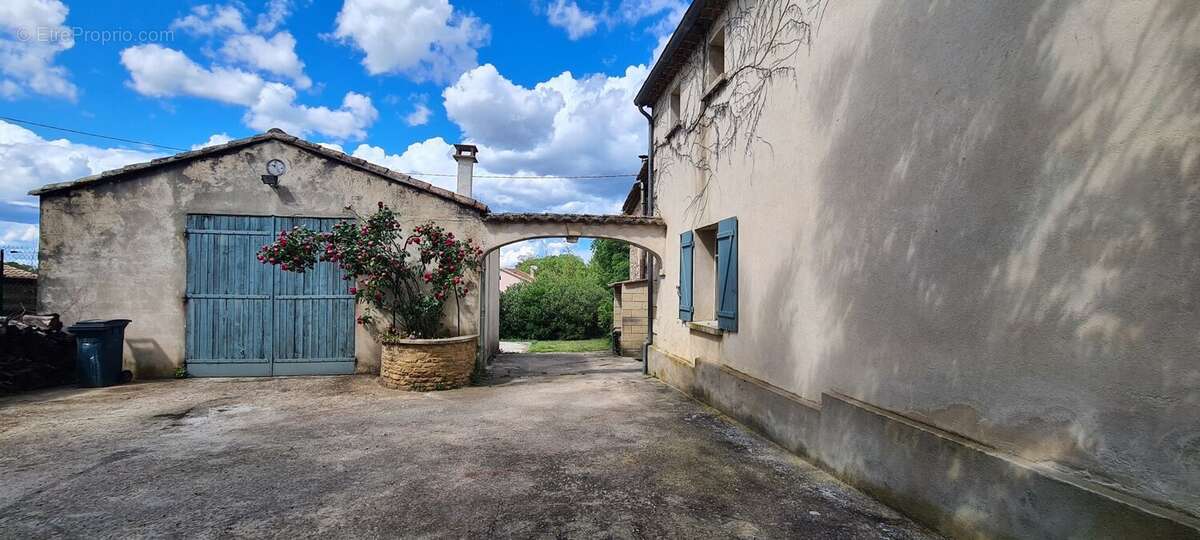 Maison à COLLIAS