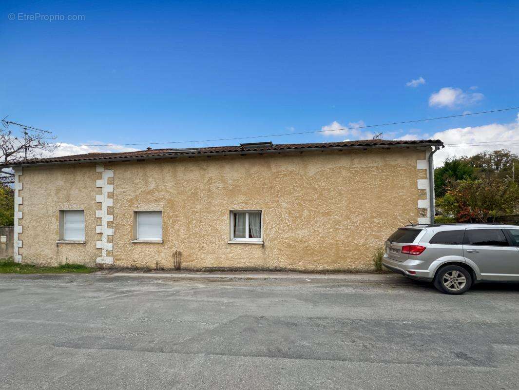 Maison à SAINT-ASTIER