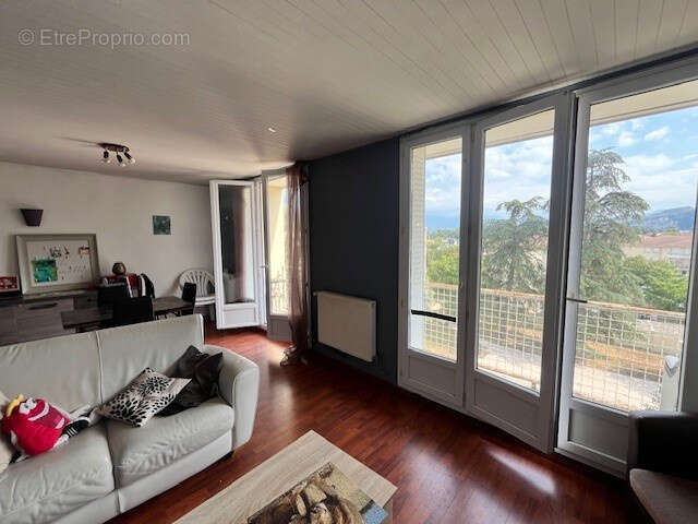 Appartement à SASSENAGE