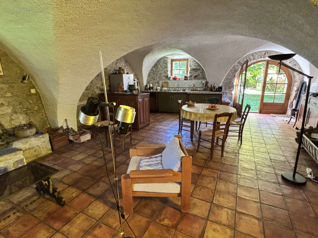 Maison à LA ROCHE-DES-ARNAUDS