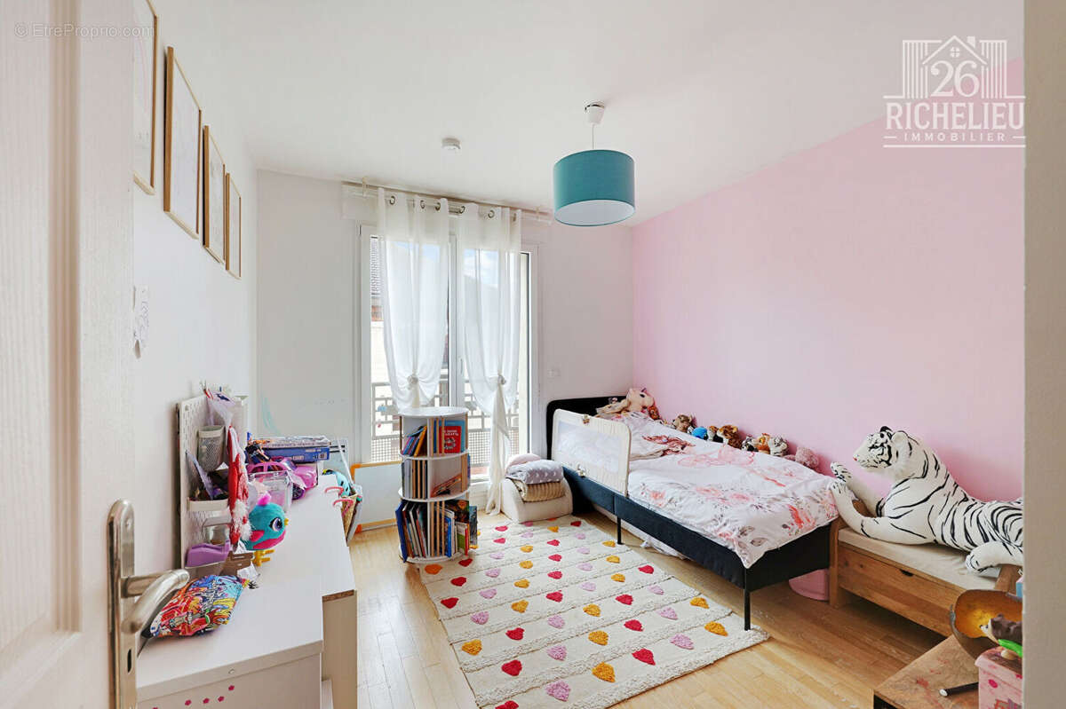 Appartement à LEVALLOIS-PERRET