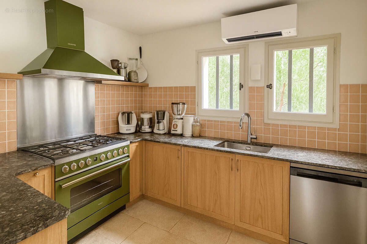 Maison à SOLLIES-PONT