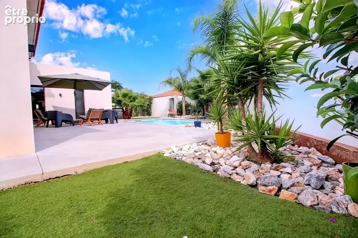 Villa  contemporaine de 150 m² de type f4 avec piscine sur terrain de 530 m² - photo 5
