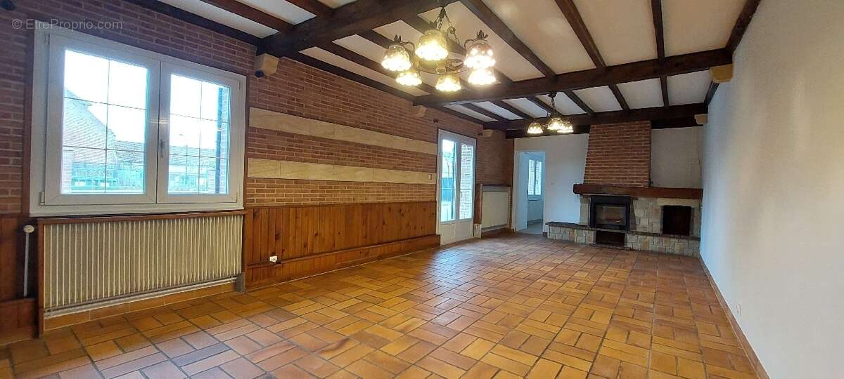 Maison à FRESNICOURT-LE-DOLMEN