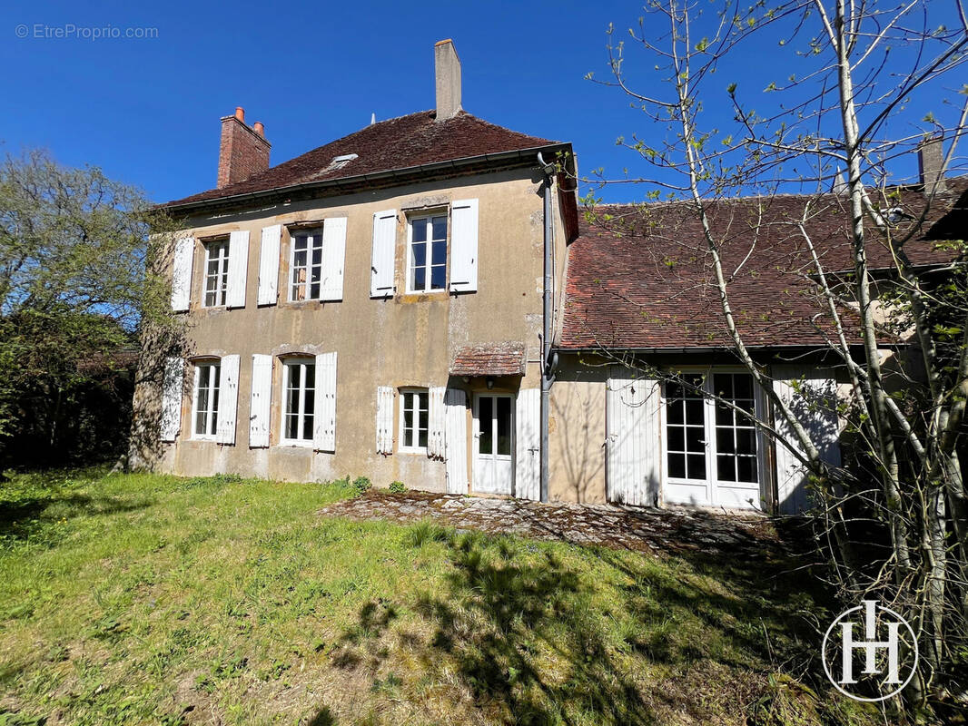 Maison à CERILLY
