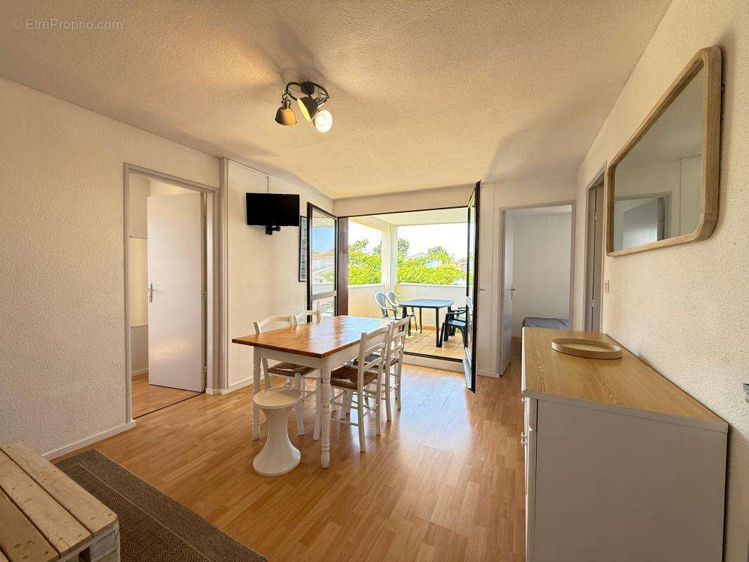 Appartement à VAUX-SUR-MER