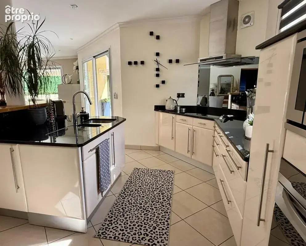 Maison 213 m² à Viuz-La-Chiesaz  - photo 5