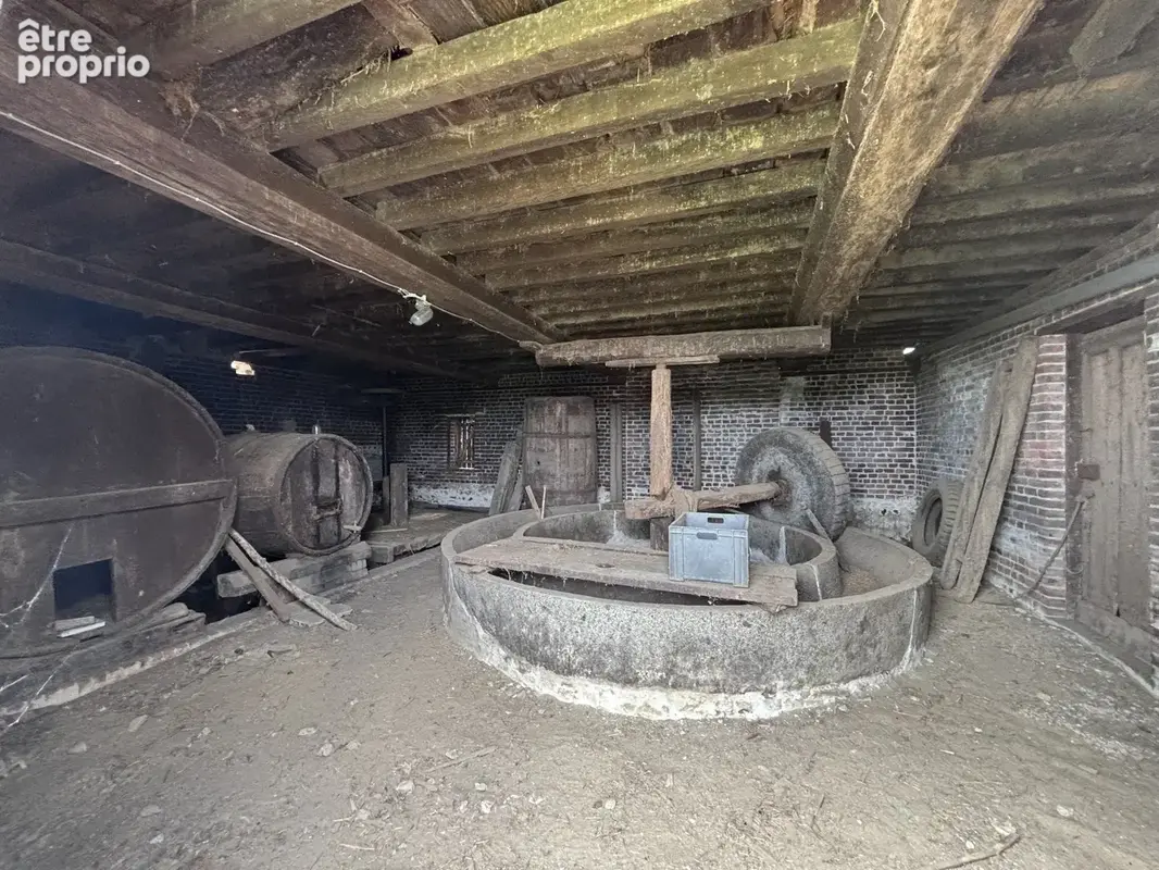 Bel ensemble à réhabiliter en habitation - Pressoir de 110m2 au sol et dépendance sur 7405m2 - photo 10