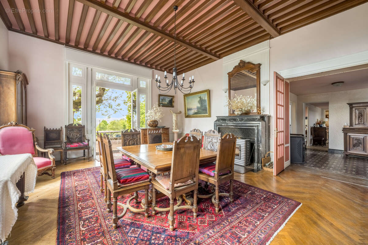 Maison à TREVOUX
