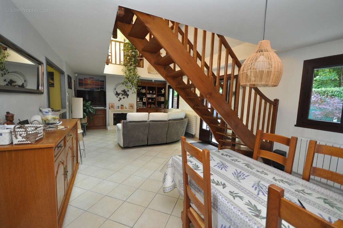 Maison à SAINT-YON