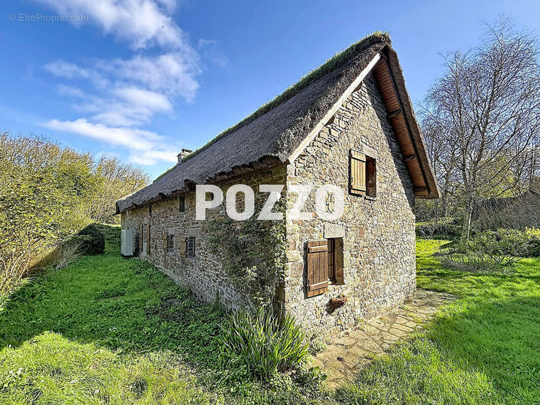 Maison de caractère 5 pièces avec jardin et dépendance - LE MESNIL - Terrain de 2494 m² - photo 14