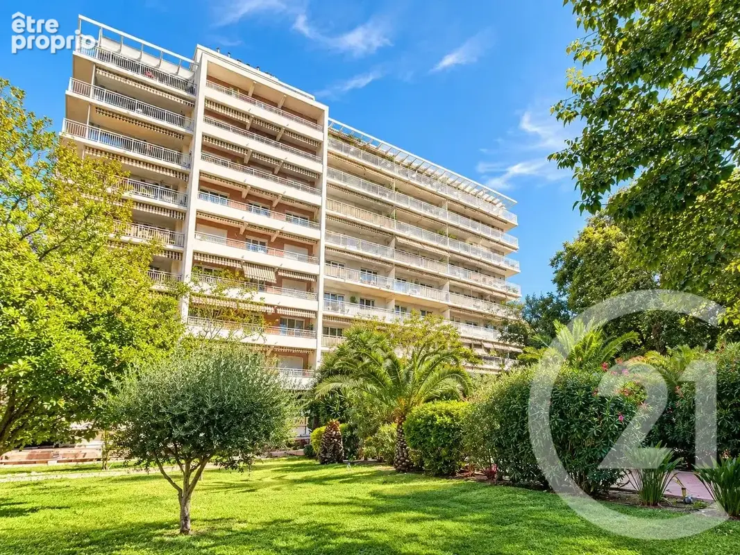 Appartement 3 pièces 75 m² à vendre à Toulon (83200) - photo 2