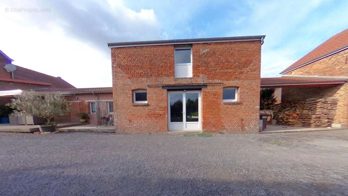 Maison à GOUZEAUCOURT